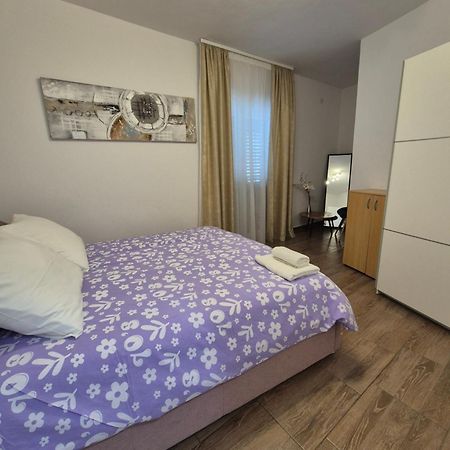 Apartman Smoljic 4+2 Primošten Exteriör bild