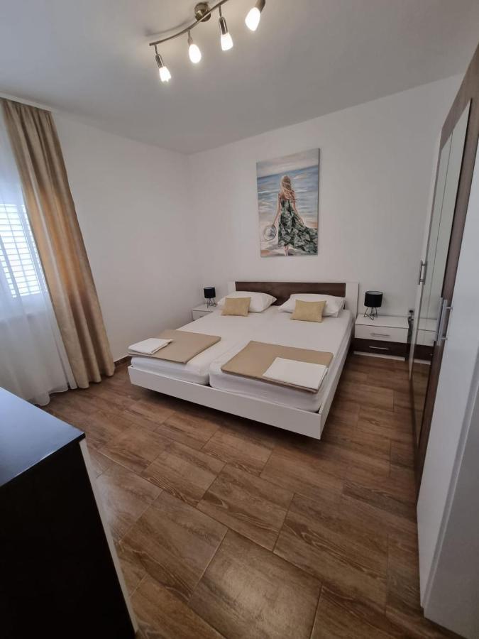 Apartman Smoljic 4+2 Primošten Exteriör bild