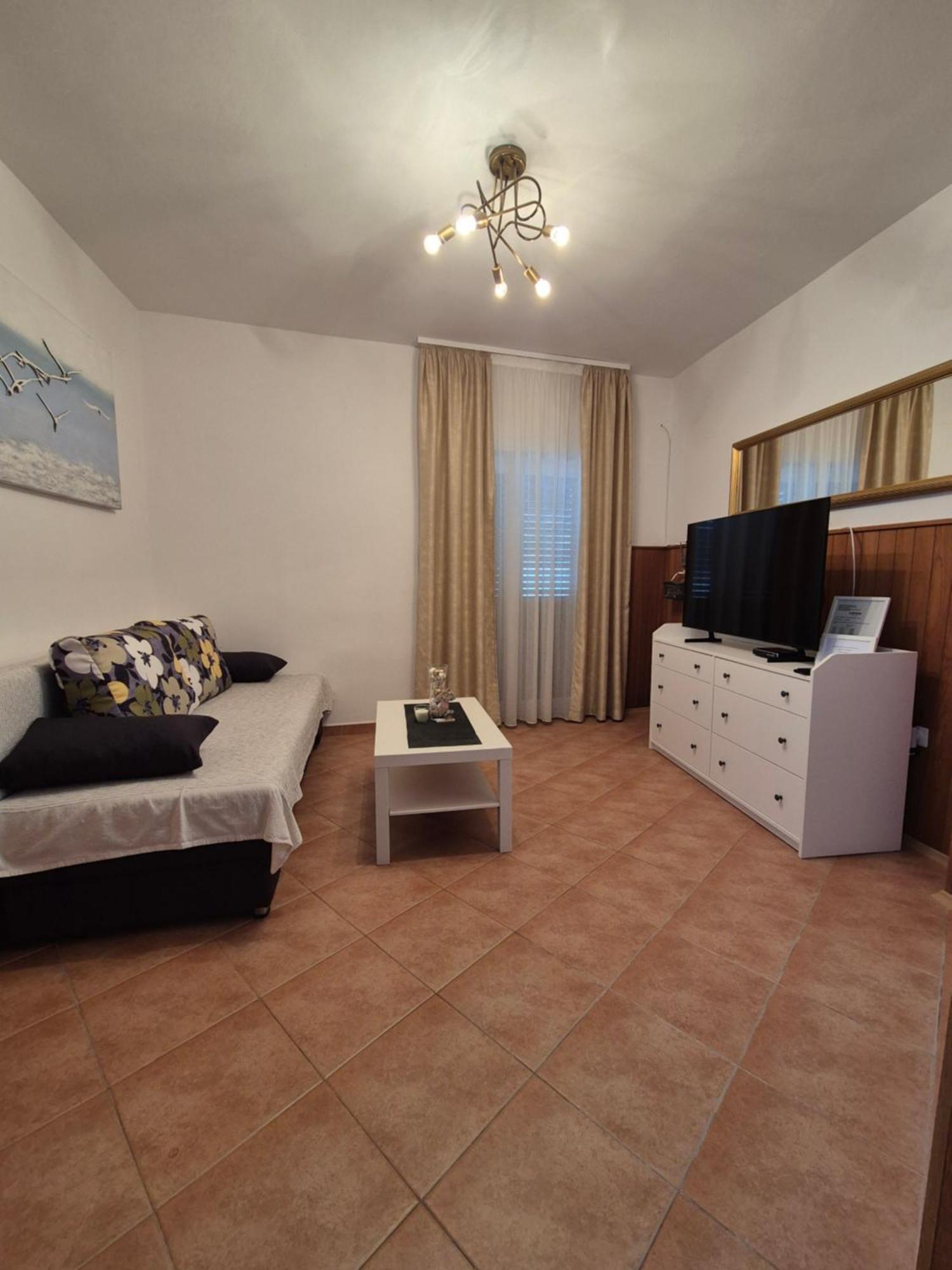 Apartman Smoljic 4+2 Primošten Rum bild